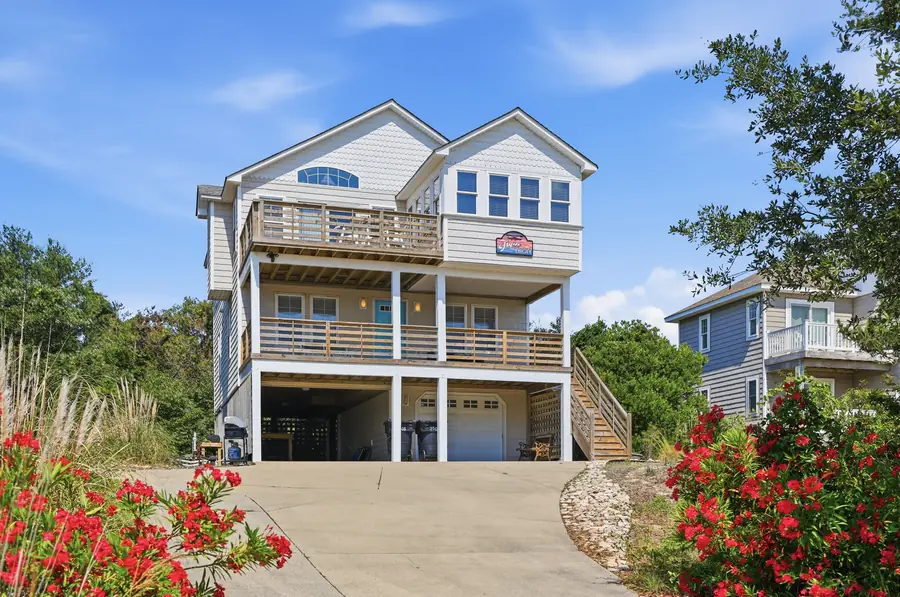 Beach house exterior, curb appeal